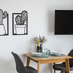 Lana Premium פורץ